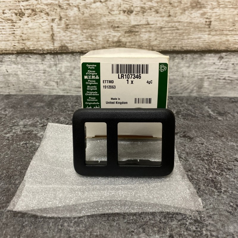 Land Rover Bagaj Anahtar Çerçevesi (LR107346) Land Rover Bagaj Anahtar Çerçevesi (LR107346)